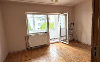 De vanzare apartament cu 3 camere decomandate etaj 3/4 Petru Rares - Poză 1