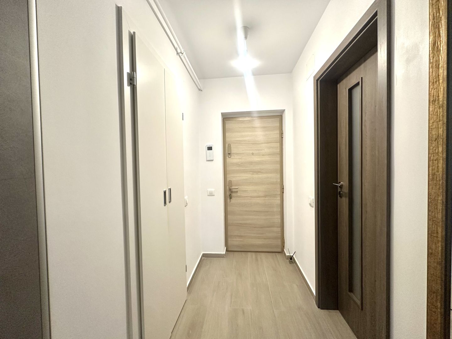 Apartament de închiriat  2 camere, decomandat zona Coresi Urban - Poză 7
