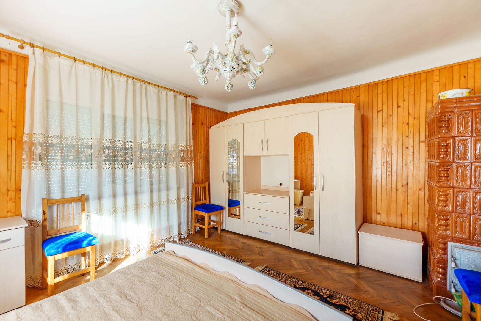 Casă deosebită, în centrul localității Târnova - Poză 5