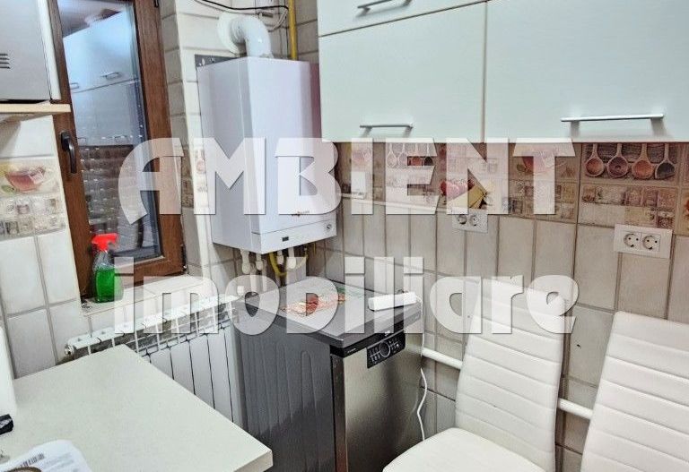 Apartament cu 2 camere, etaj 3, mobilat și utilat, zona CENTRU; - Poză 3
