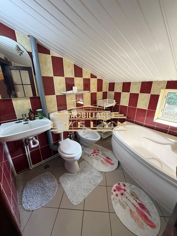 Apartament 3 camere + mansardă autorizată de vânzare – Zona Școala Nr. 7 - Poză 8