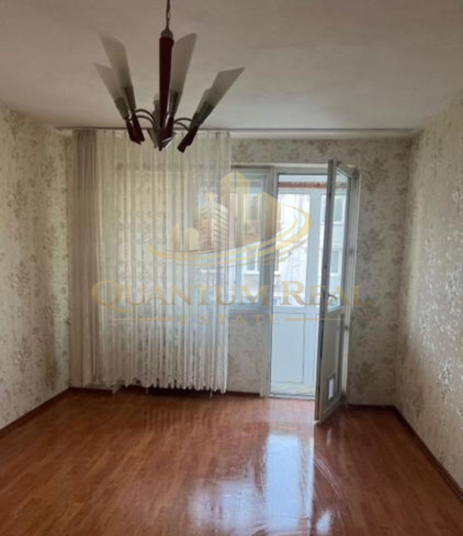 Vanzare apartament 3 camere decomandat-LOC DE PARCARE-RAHOVA-OFERTA! - Poză 1