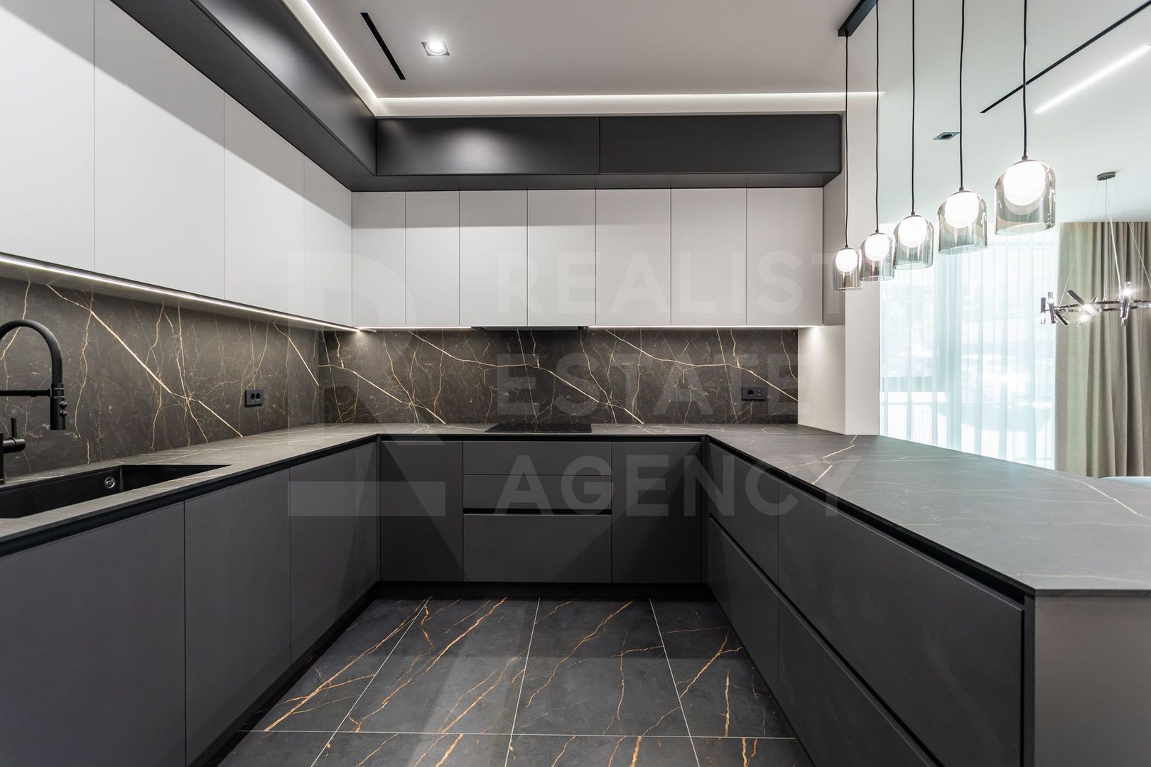 Chirie, apartament, 4 camere, str. Universității, Centru - Poză 13