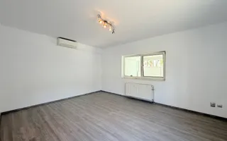 Imobil de închiriat cu locuri de parcare, curte si anexe - Poză 13