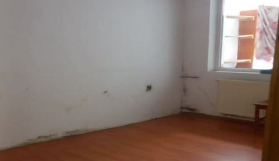 Apartament 3 camere si boxa in Piatra Neamt - Poză 2