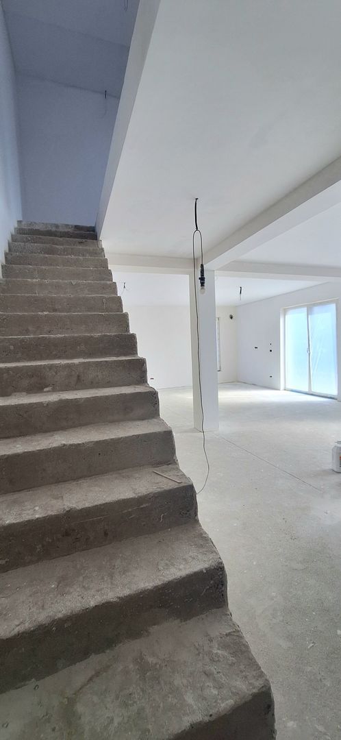 Casa cu garaj- contructie tip duplex - Poză 6