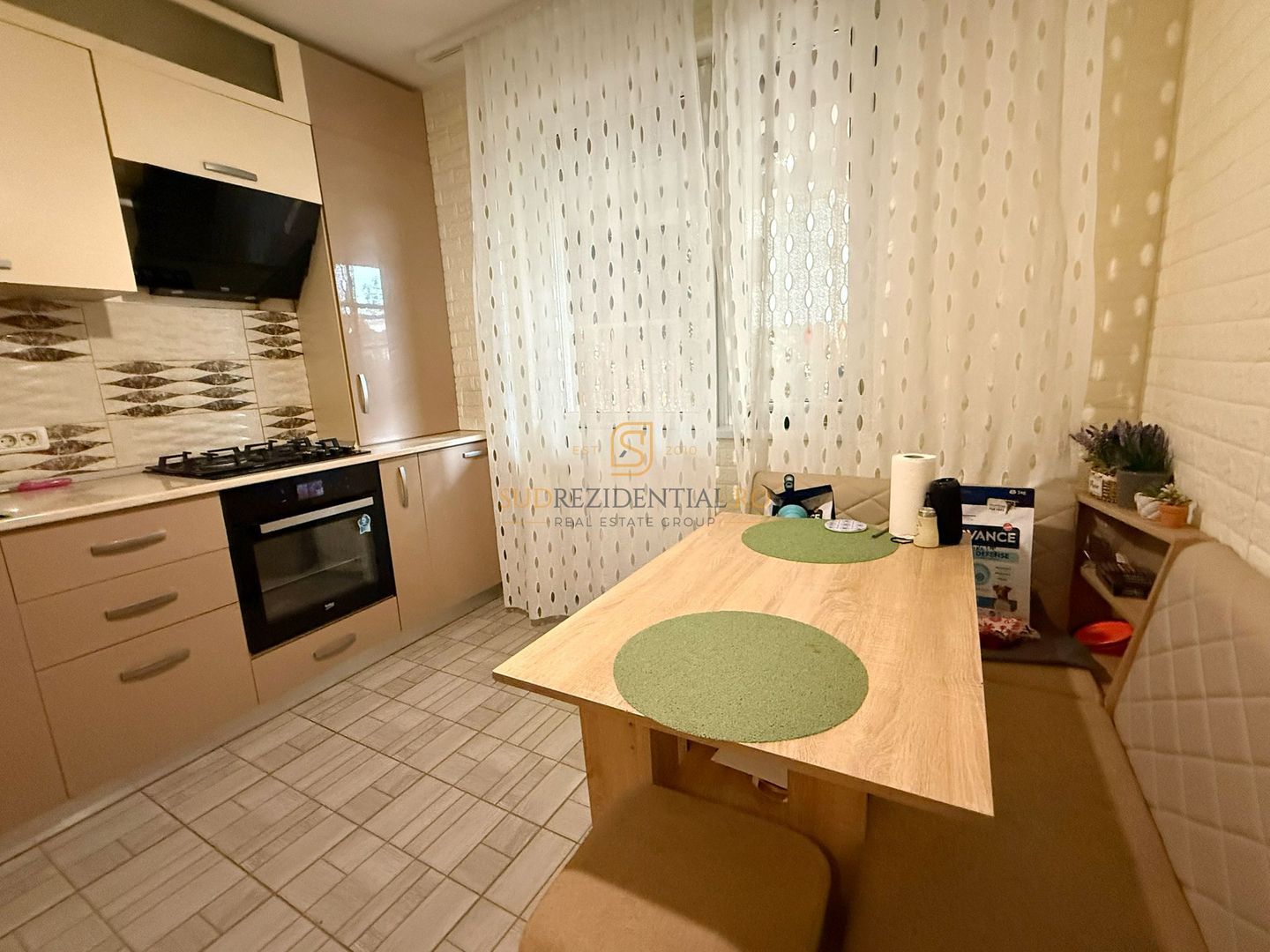 Vila insiruita mobilata si utilata / 4 camere/ 3 Bai / Curte proprie - Poză 6