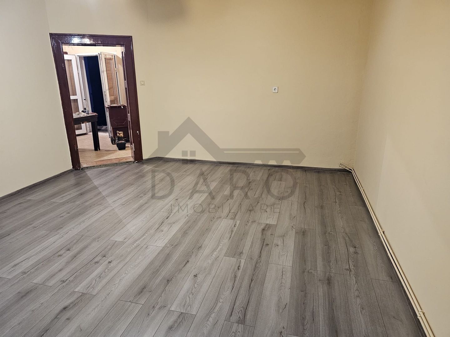 De vanzare casă lingă cetate - Poză 7