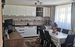 Casa renovata 3 camere teren liber 1250 mp grădină 1400 mp in Colun - Poză 2