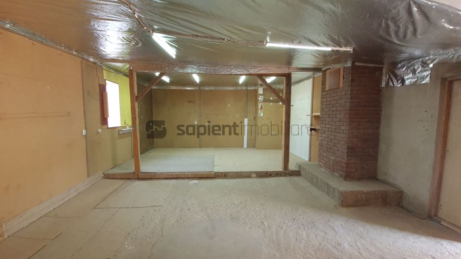 SAPIENT - De vânzare casă/spațiu comercial/teren 721 mp Velența - Poză 3