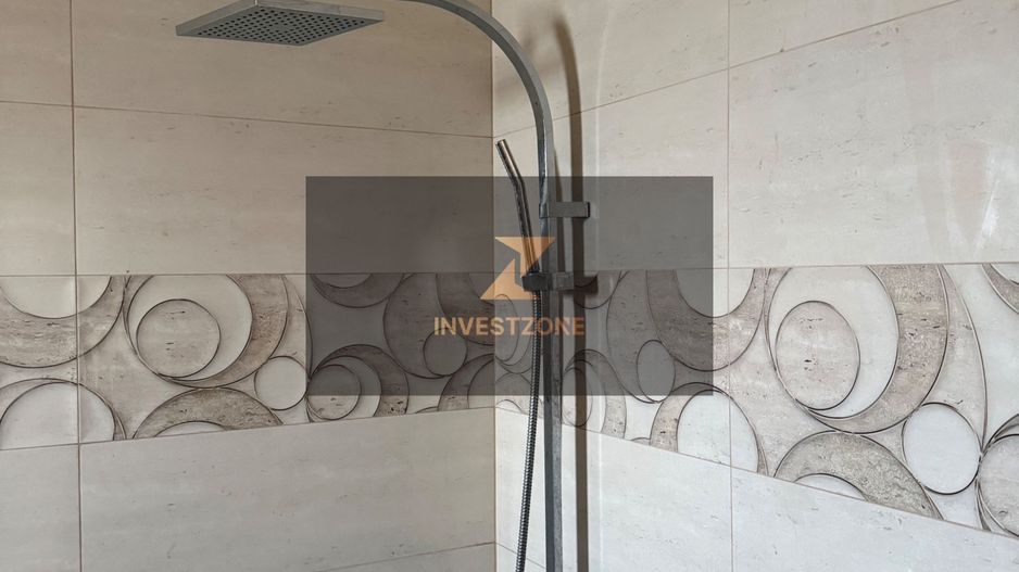 Casă spațioasă cu teren 806 mp - Poză 5