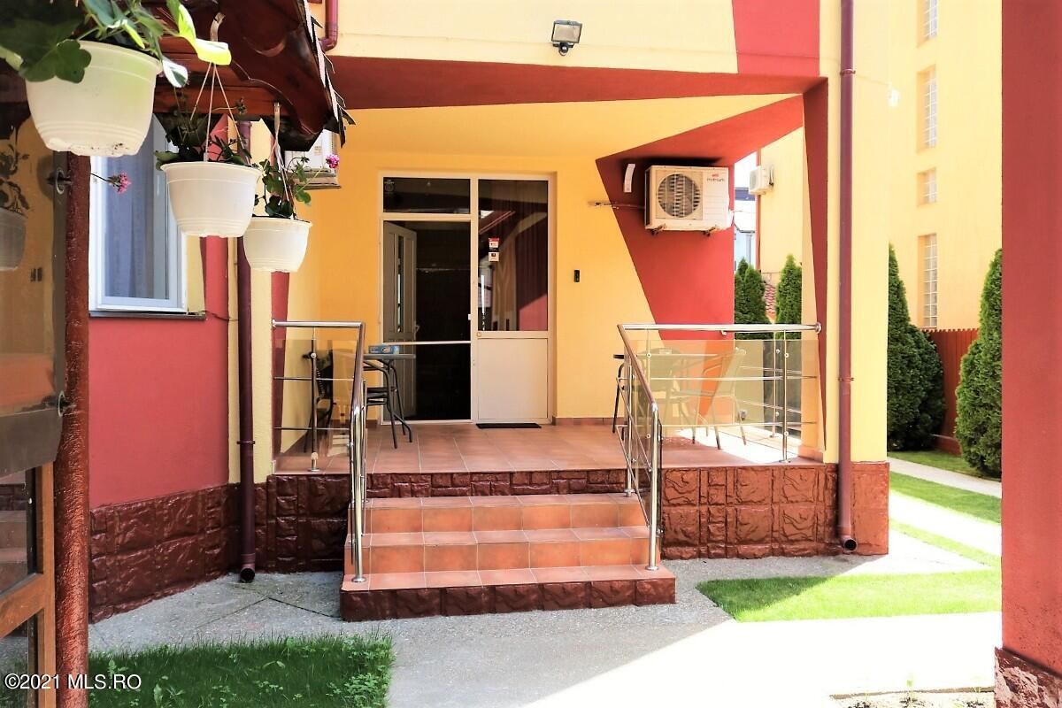 Mamaia Nord - Langa Mare, pensiune la cheie, 11 camere, 9 bai! - Poză 38