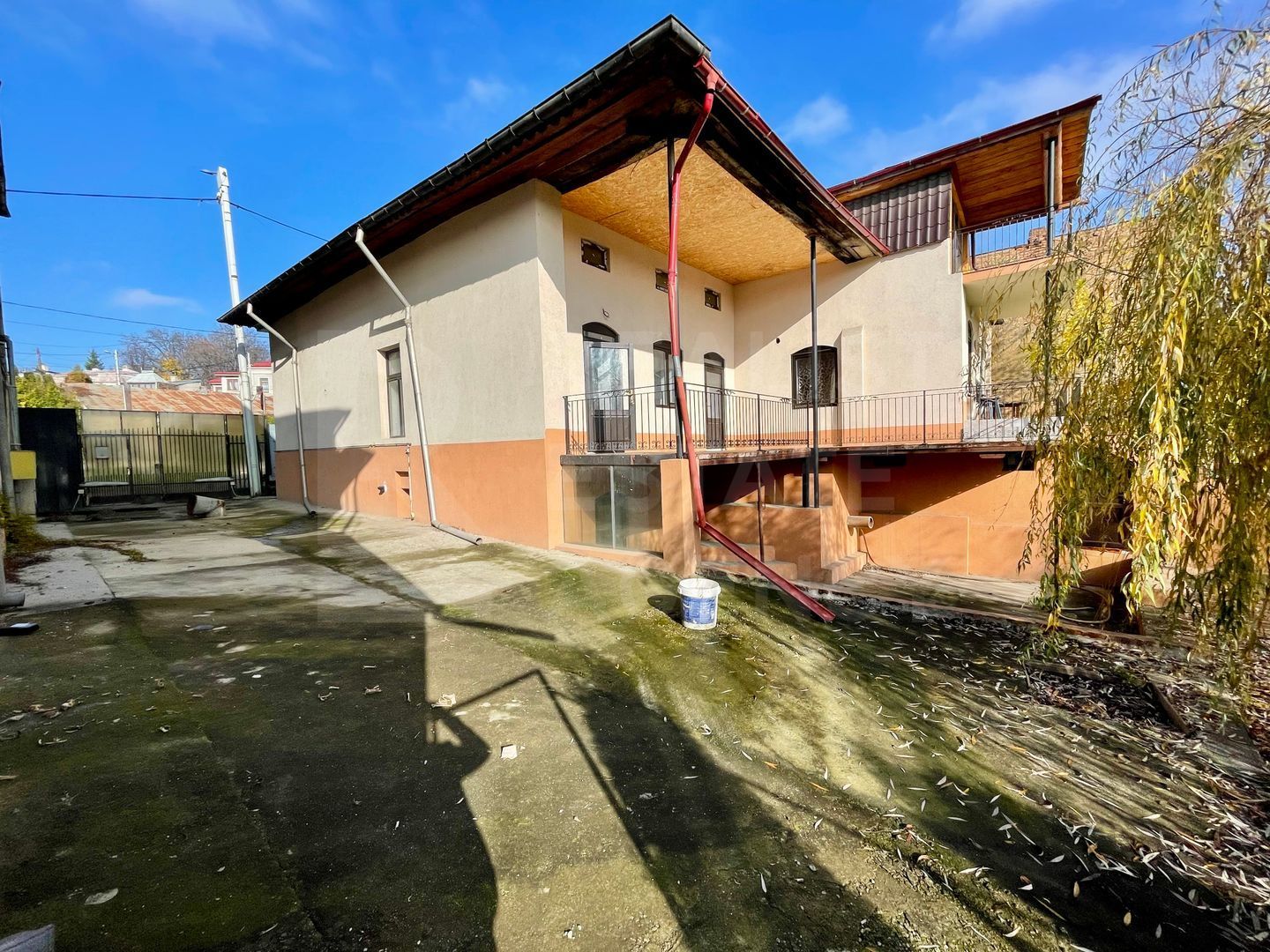 De vânzare – Clădire impresionantă, 11 camere, 9 dormitoare, Păcurari - Poză 5