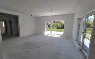 Casa Individuala NOUA in Cristian, curte frumoasa - Sibiu - Poză 11