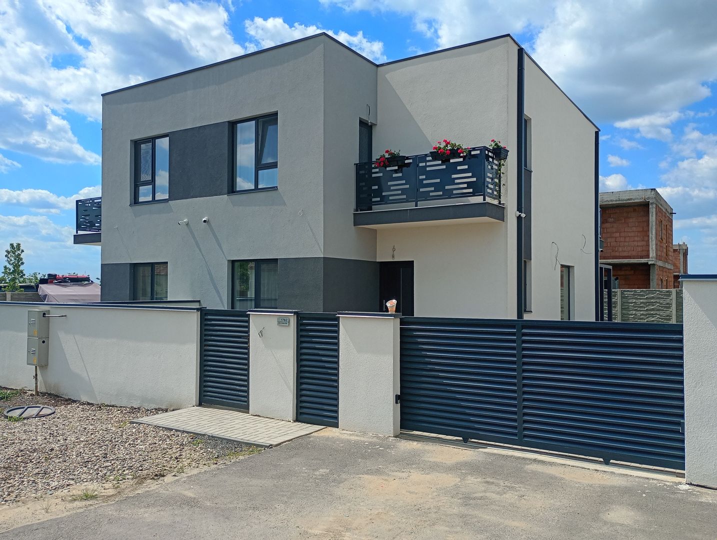 Sanandrei,Duplex P+E, Drum Asfaltat, Proiect Modern. - Poză 2