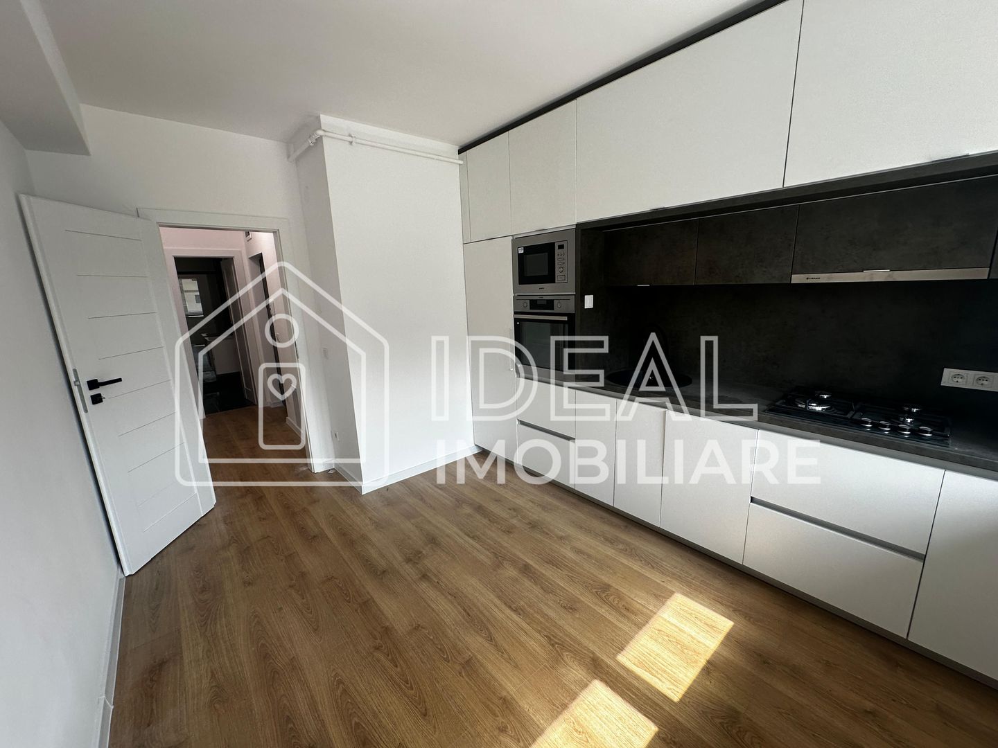 Apartament 2 camere si balcon, zona Calea Surii Mici - Poză 2