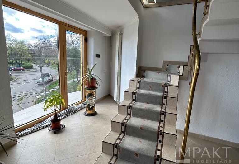 Vila individuala de lux de inchiriat, in cartier Gruia aproape de Cetatuie! - Poză 18