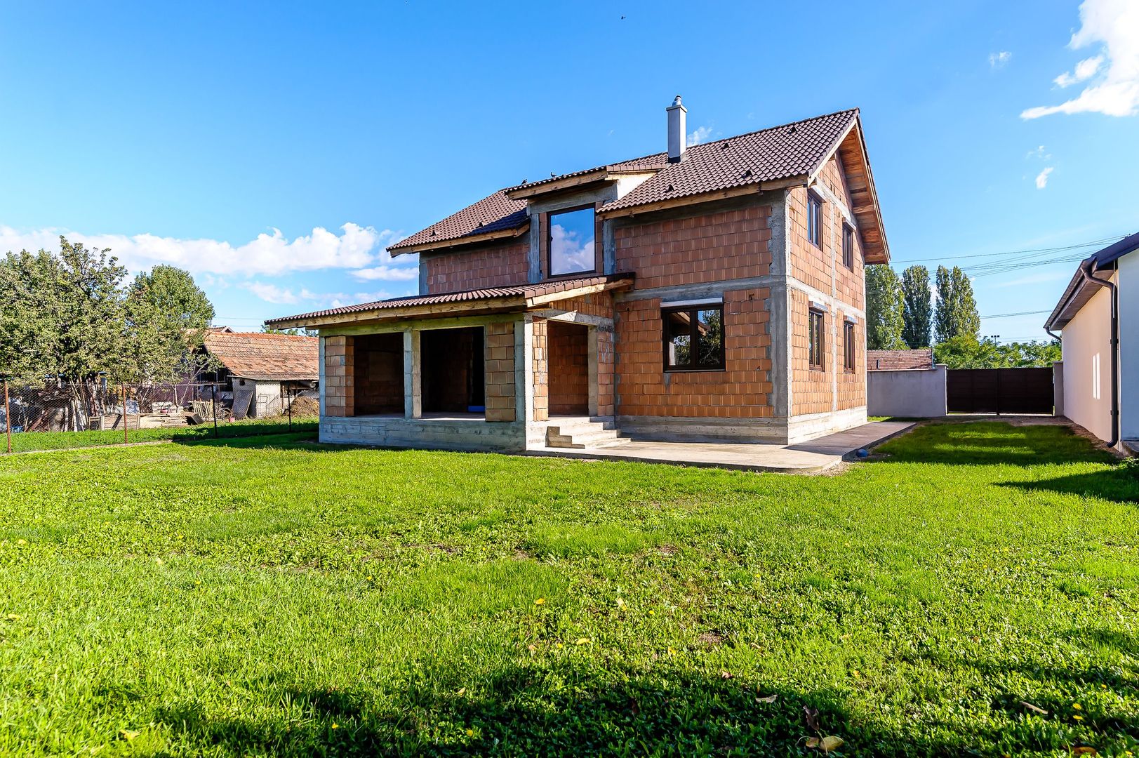 Casa noua 5 camere, la rosu, în Sofronea comision 0 la cumpărare - Poză 3