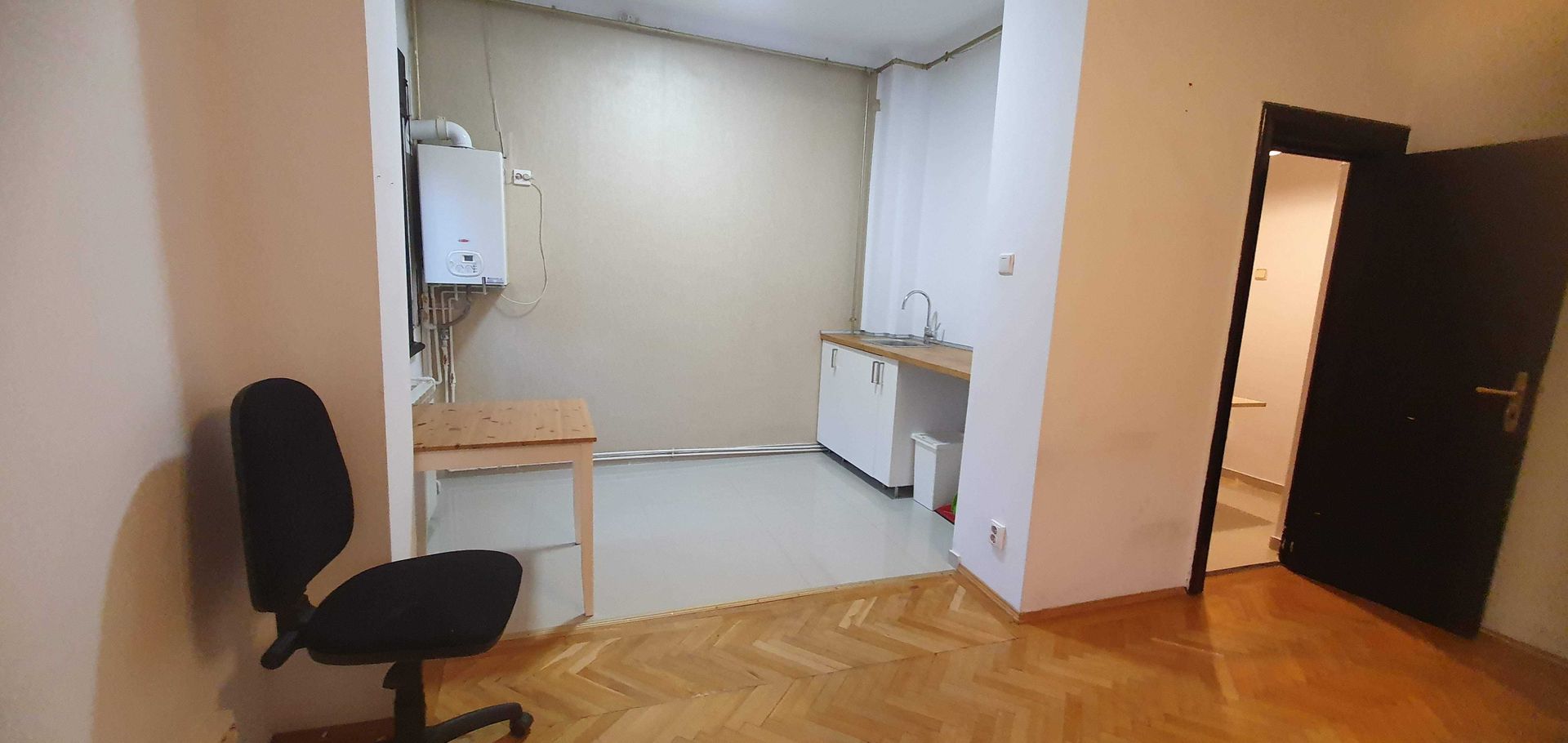 Apartament 2 camere in vila, stradal Dorobanți doua balcoane, două băi - Poză 4