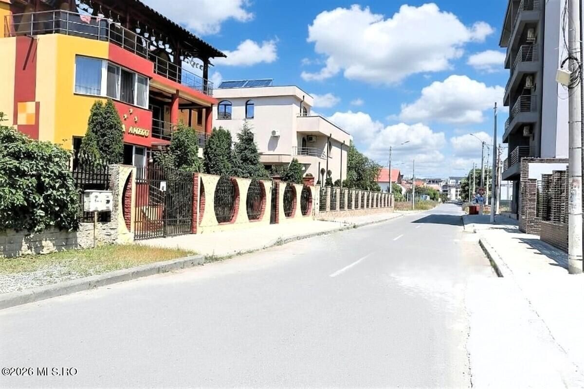 Mamaia Nord - Langa Mare, pensiune la cheie, 11 camere, 9 bai! - Poză 24