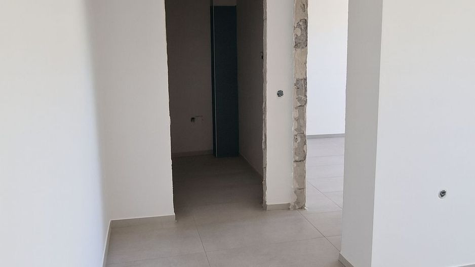 Apartament 2 camere 45 mp 70.000euro Hlincea - Poză 4