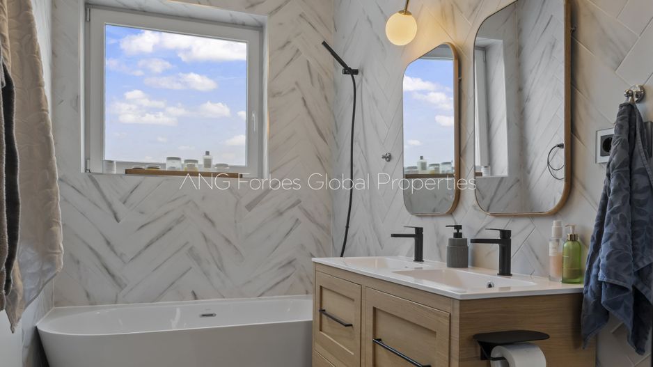The Panoramic Signature: A Lifestyle Penthouse in Floreasca's Prime Waterfront - Poză 14