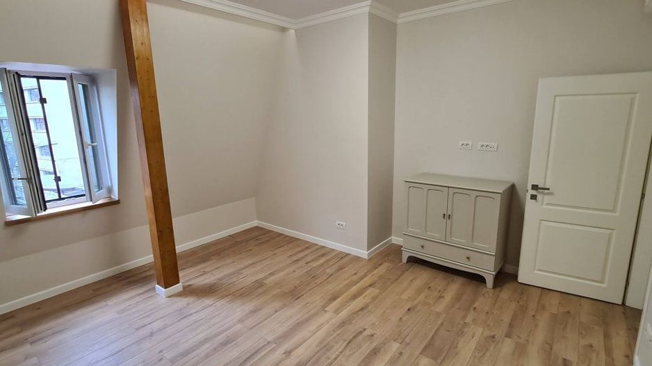 Bulevardul Dacia - Piata Romana | 4 Camere | 2 Bai | Parcare - Poză 13
