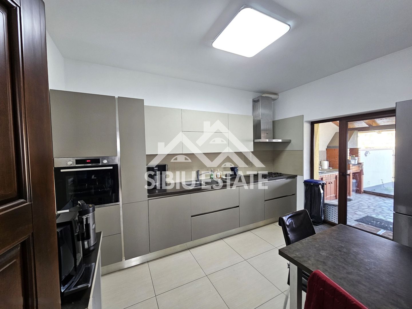 Casa generoasa 5 dormitoare, pivnita, mansarda hobby - Poză 3