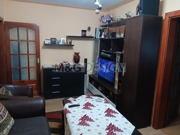 Apartament 3 camere zona Dacia etaj 1 - Poză 2