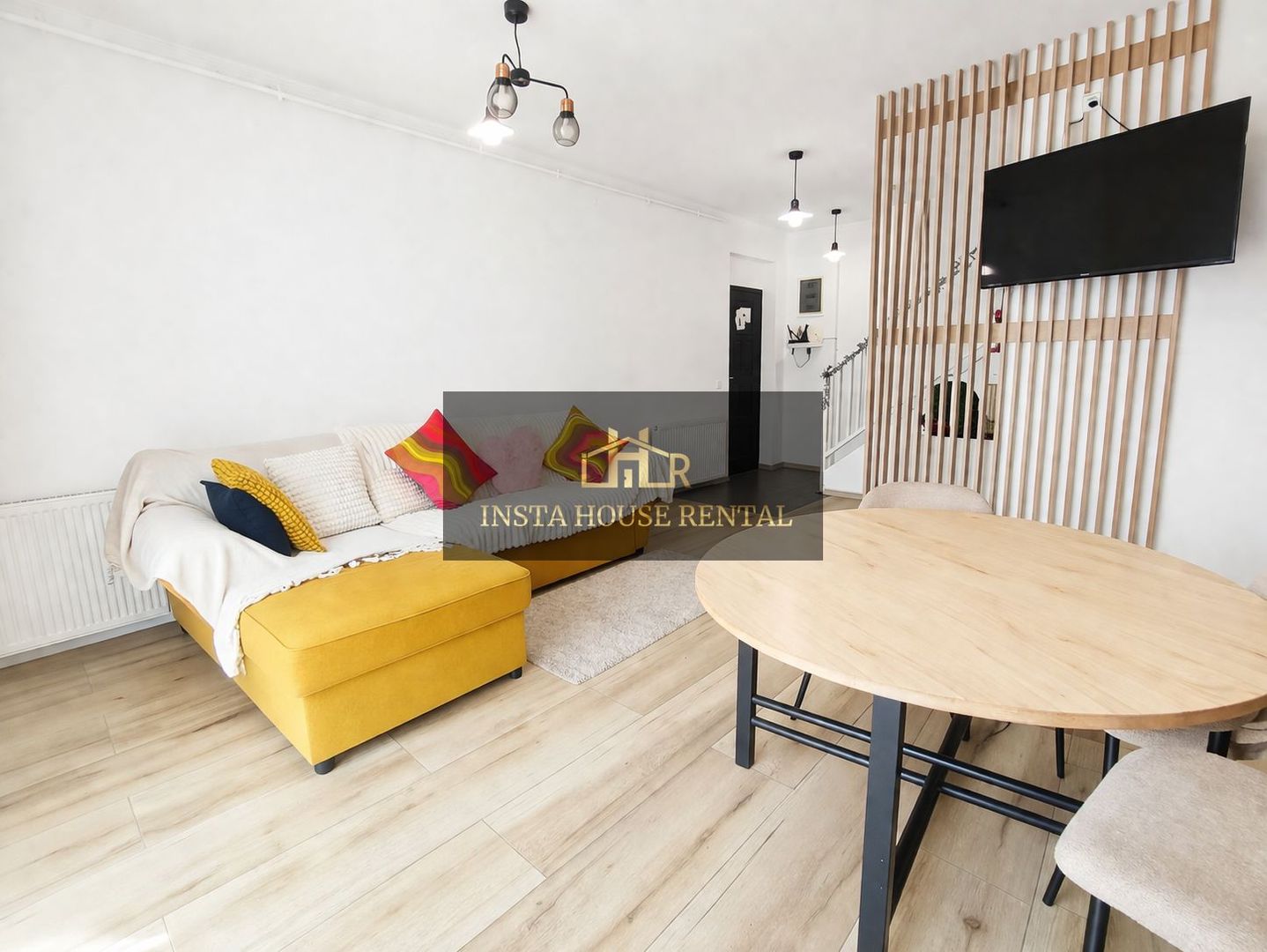 Casa cu gradina Tunari / 2 locuri de parcare - Poză 3