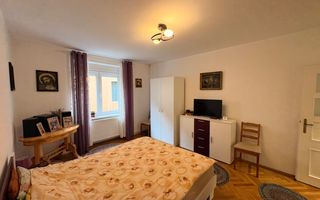 Apartament decomandat 70 mp utili 2 bai pivnita si curte 58 mp Central - Poză 10