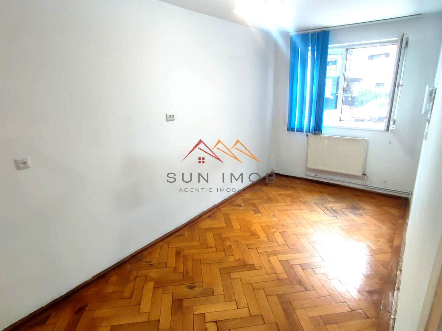 Apartament 3 camere - parter, Piața centrală - Câmpina - 69500 EURO - Poză 3