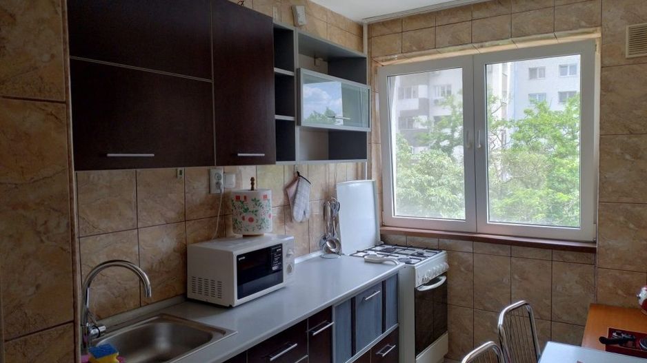 Vand apartament 2 camere - Poză 2