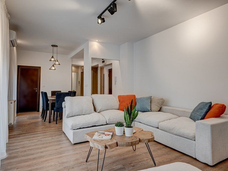 Apartament tip penthouse in Natura Residence, terasa 62 mp, mobilat modern - Poză 16