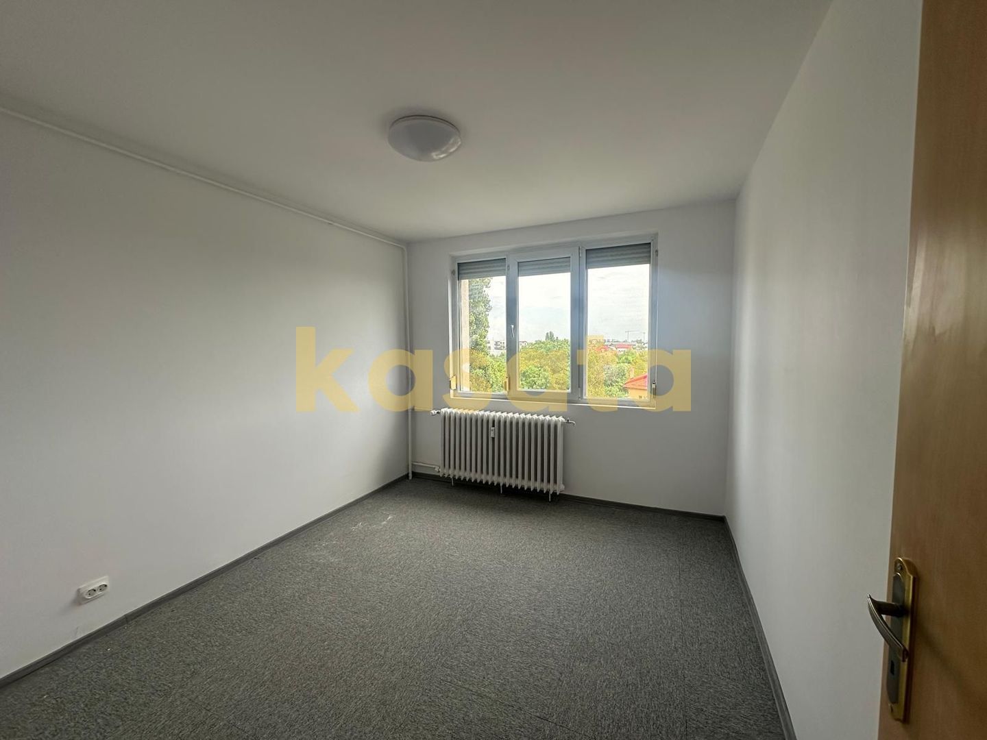 Apartament 2 camere decomandat, renovat complet - Poză 1