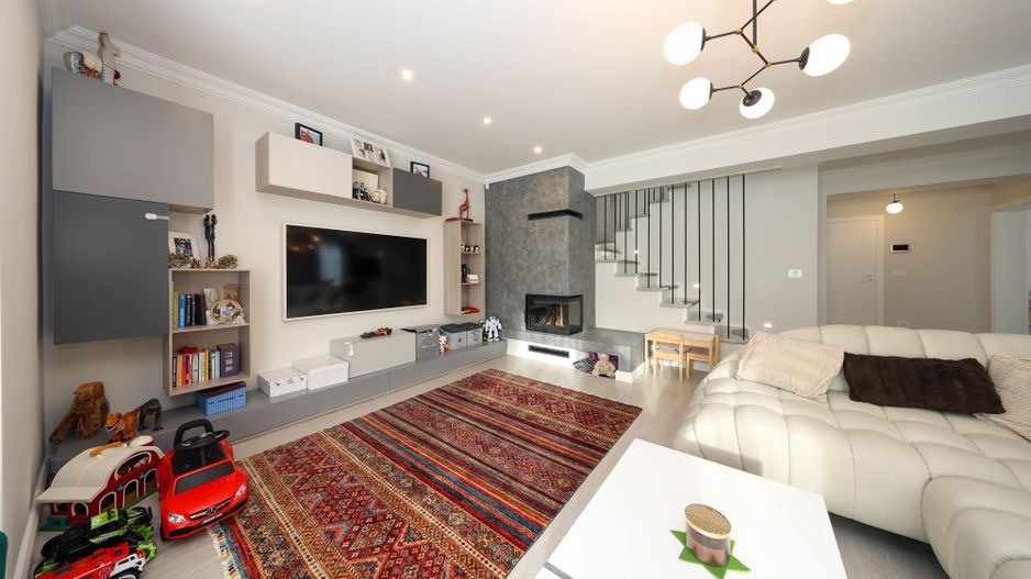 Casă ideală pentru familie în Brașov, Bunloc – spațioasă, luminoasă, priveliște - Poză 21