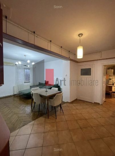APARTAMENT DE 3 CAMERE - Poză 3