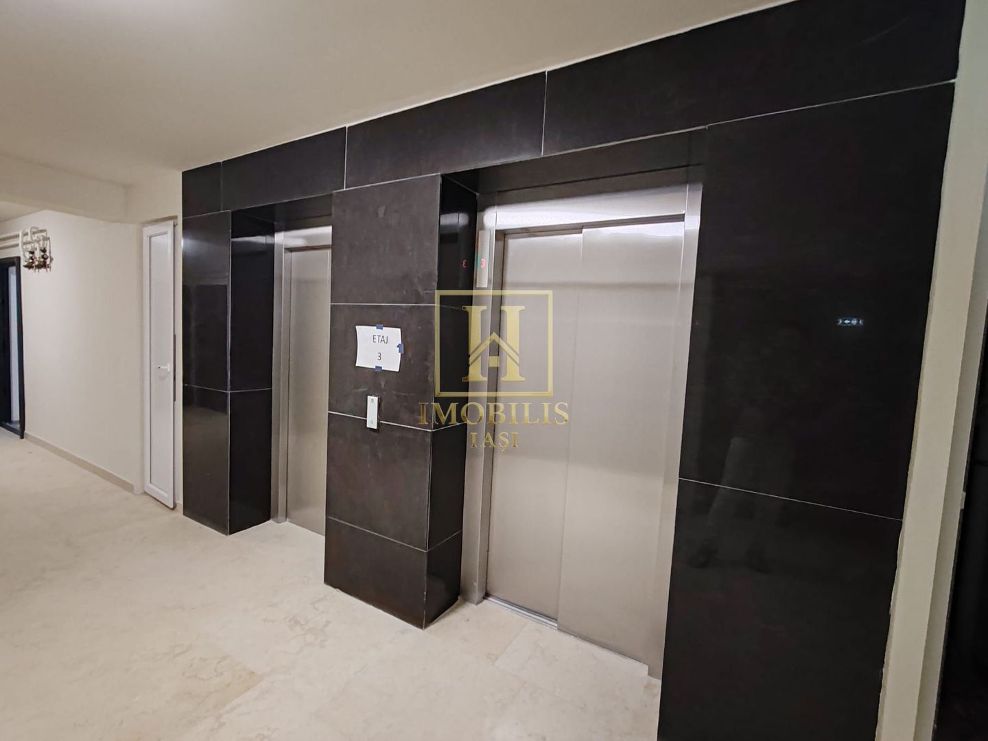 Apartament 3 camere 88 mp Copou 148600 euro - Poză 10