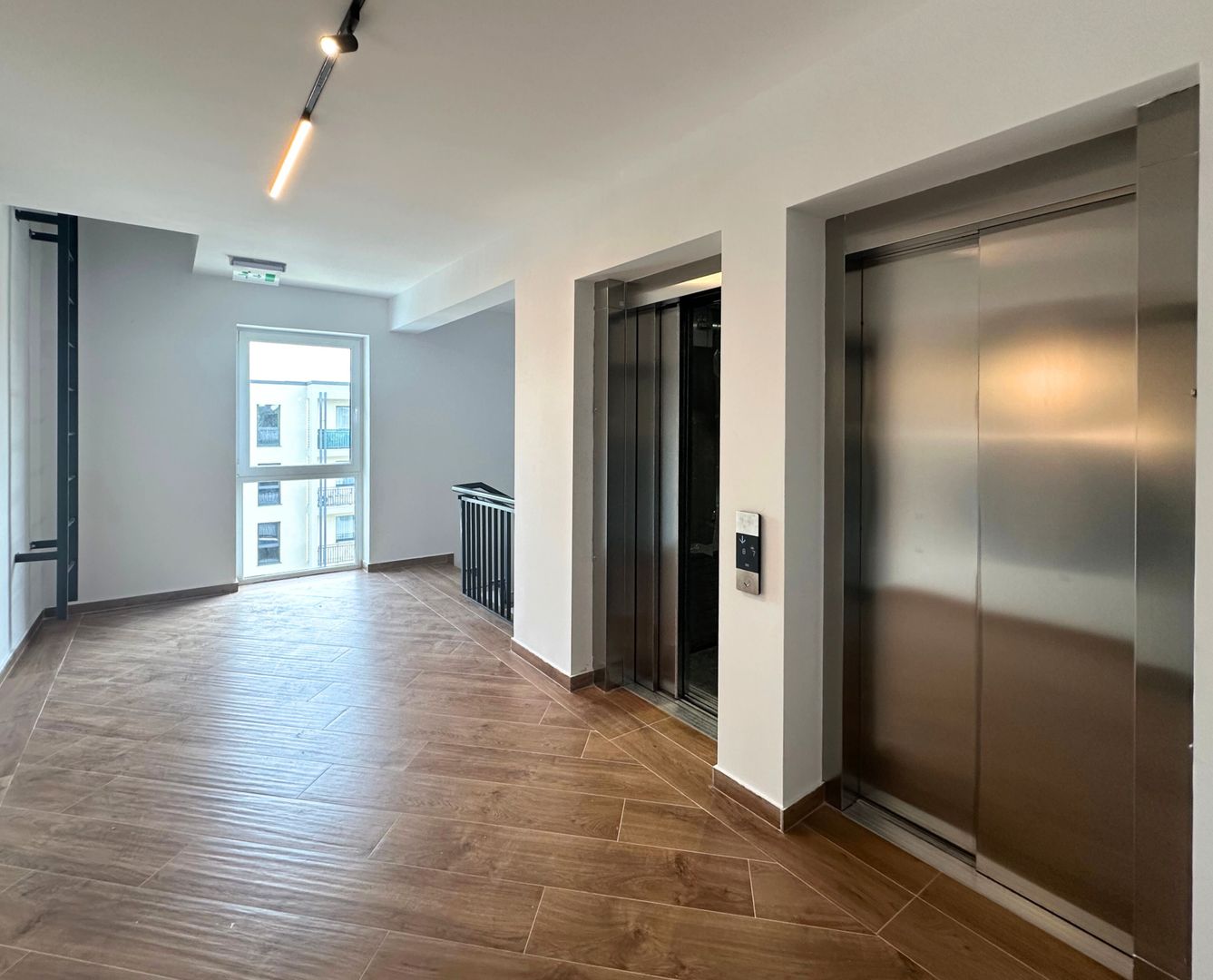 Apartament tip studio cu bucătăria mobilată zona Coresi Brasov - Poză 6