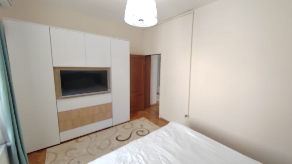 Parcul Carol,imobil versatil rezidential /birouri,parcare si curte - Poză 6