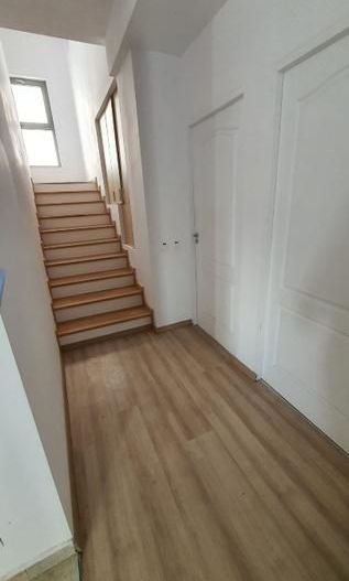 Vila P+2 Cu vedere si deschidere la lac - Poză 14