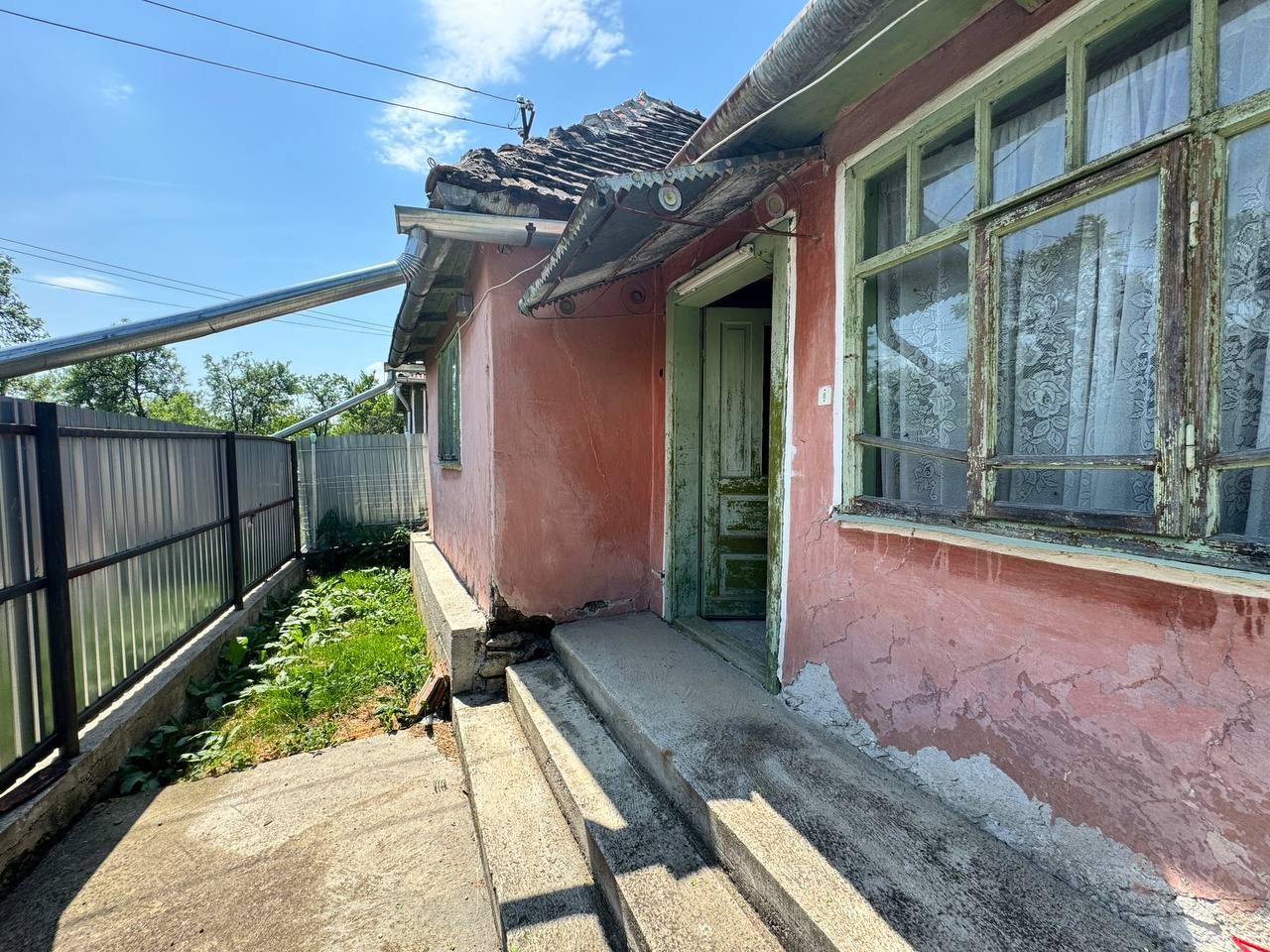 REZERVAT! Casă modestă în Arăneag, zona Căsoaia. - Poză 4