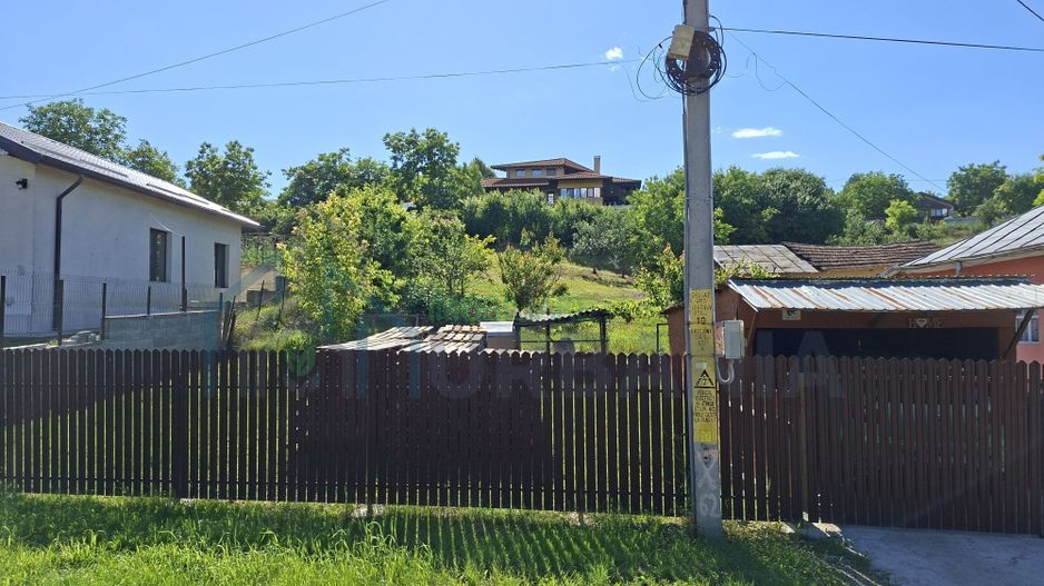 Teren intravilan de vanzare, Uricani, comuna Miroslava, judetul Iasi - Poză 1