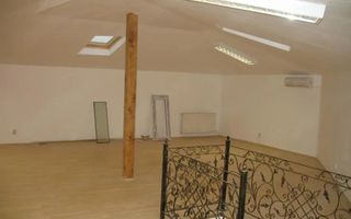 Oportunitate Unică! Vilă Spațioasă lângă Podul Grant, Ideală pentru Birouri - Poză 3