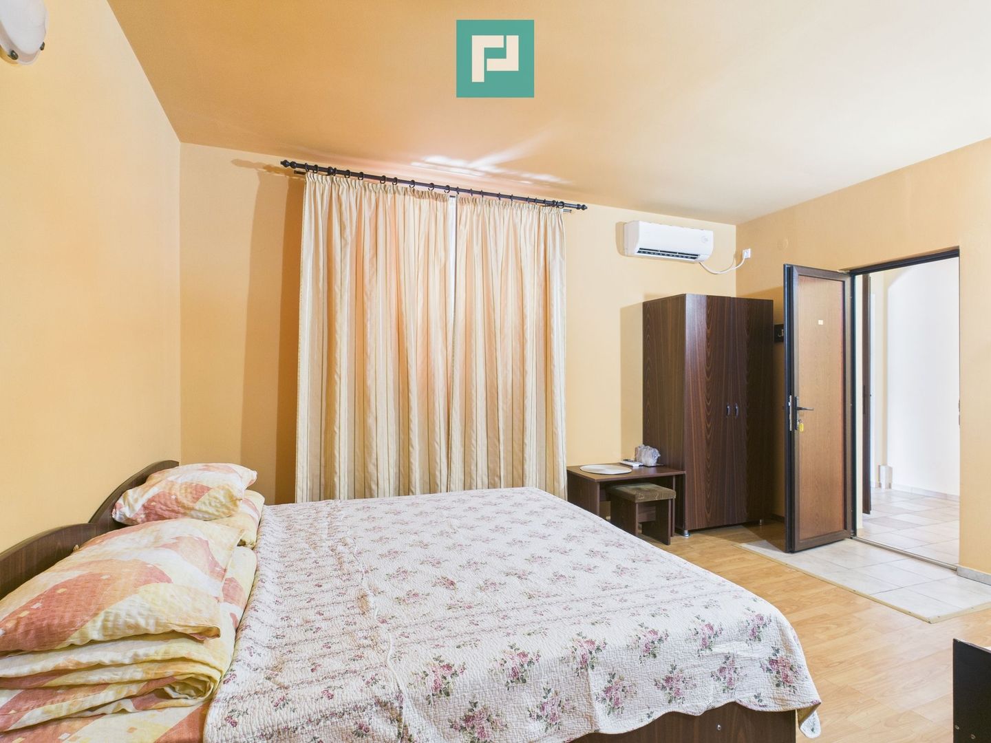 Casă și clădire de apartamente la Orțișoara - Poză 6