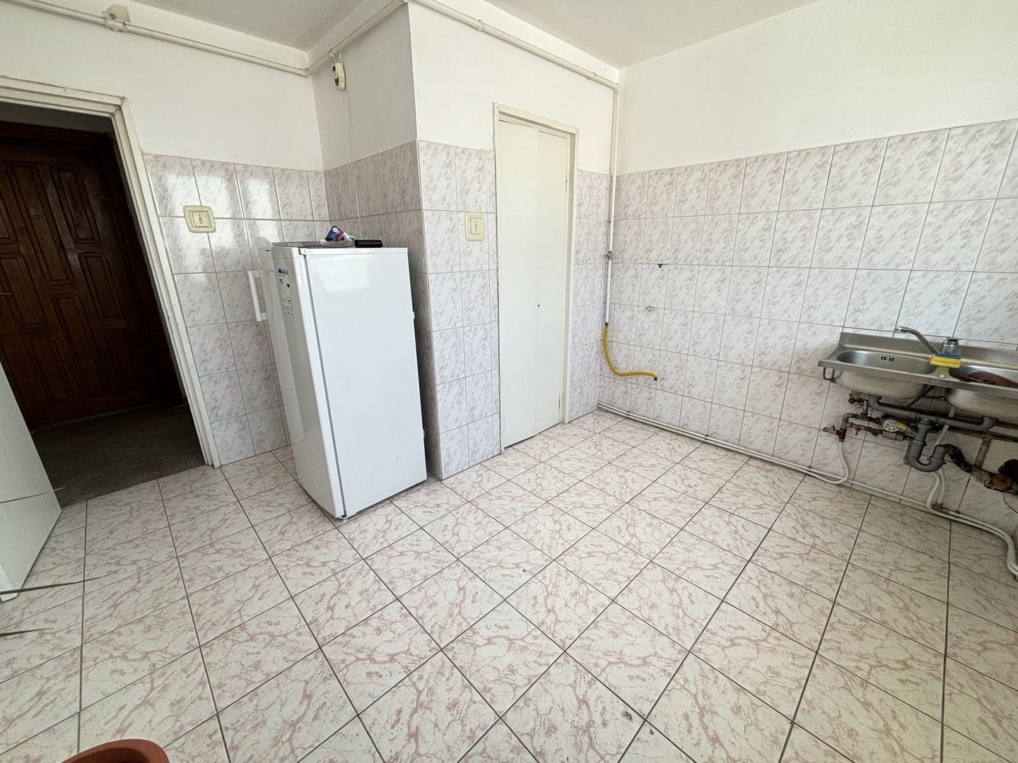 Apartament 3 camere decomandat 67,8 m² zona garii - Poză 5