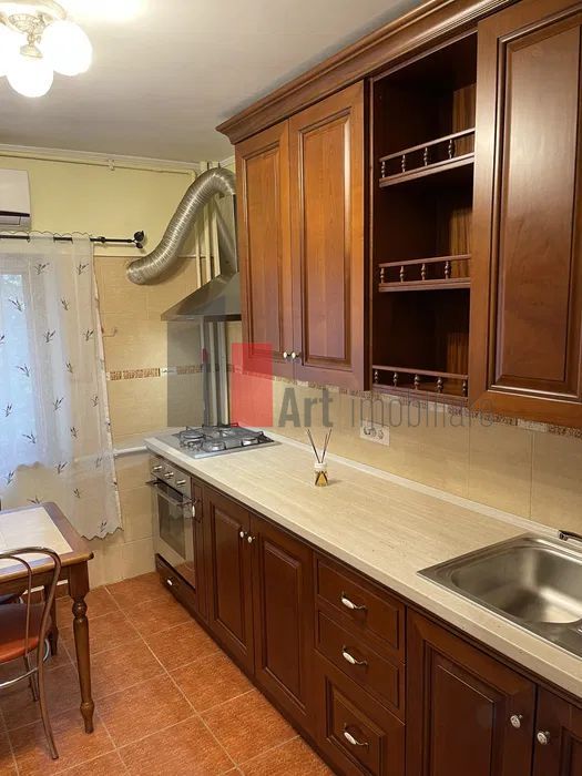 Inchiriere 3 Camere Vitan Mall - Poză 3