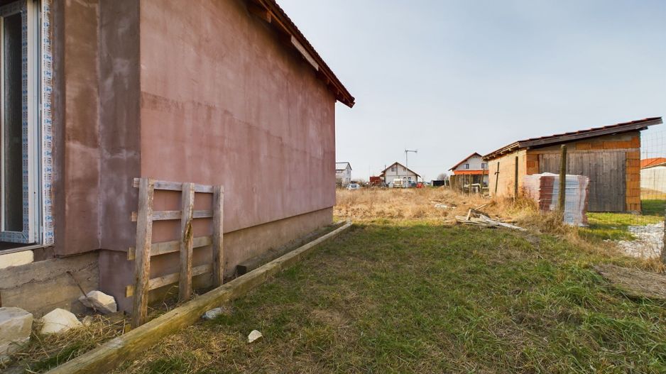 Casă în Izvin – 90 mp utili, curte 500 mp, la roșu - Poză 2