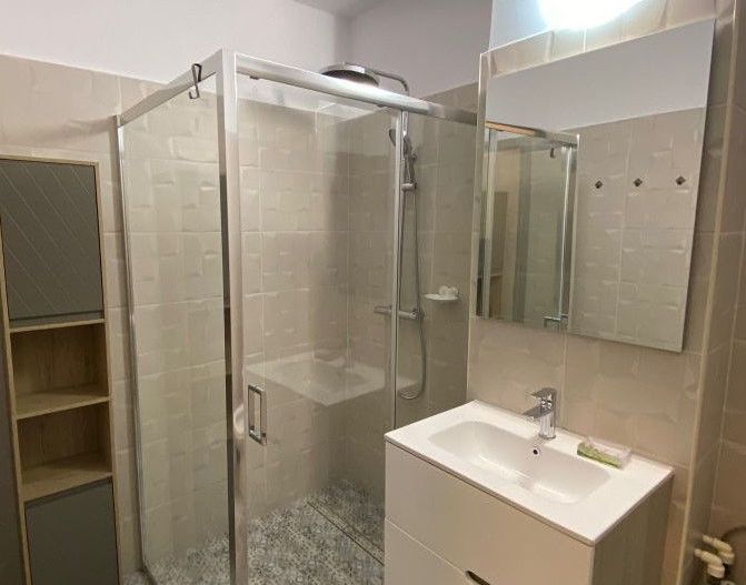 APARTAMENT DE LUX BLOC 2009 ETAJ 1 CENTRALA IMOBIL METROU VALEA IALOMITEI - Poză 2