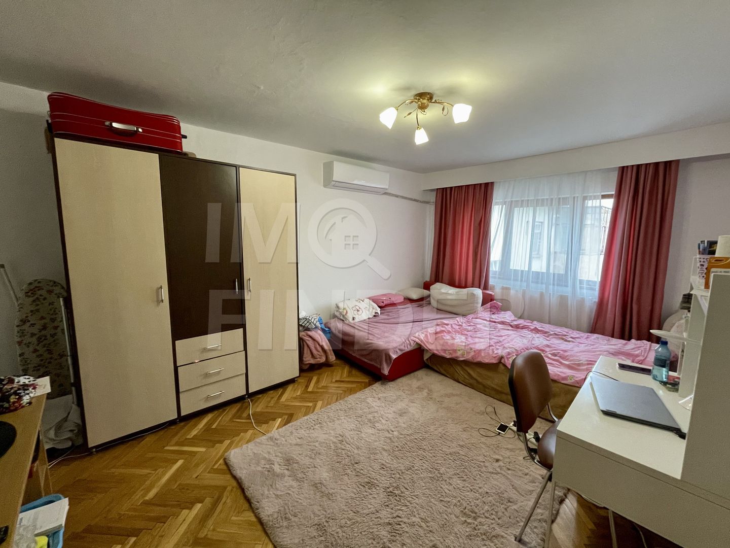 Vanzare apartament 3 camere, decomandat, Plopilor - Poză 1
